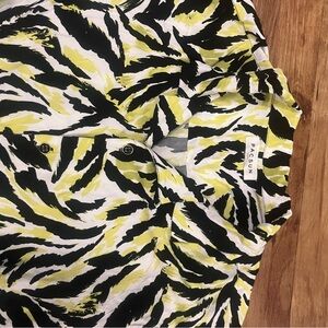PacSun Men's Greenish Yellow Black White Printed Button-Up Shirt